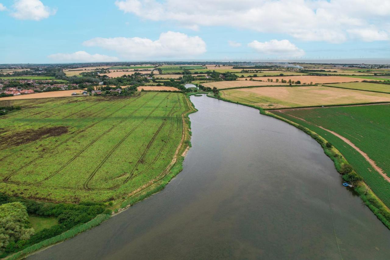 Mill Dam Lake House Saint Osyth Экстерьер фото